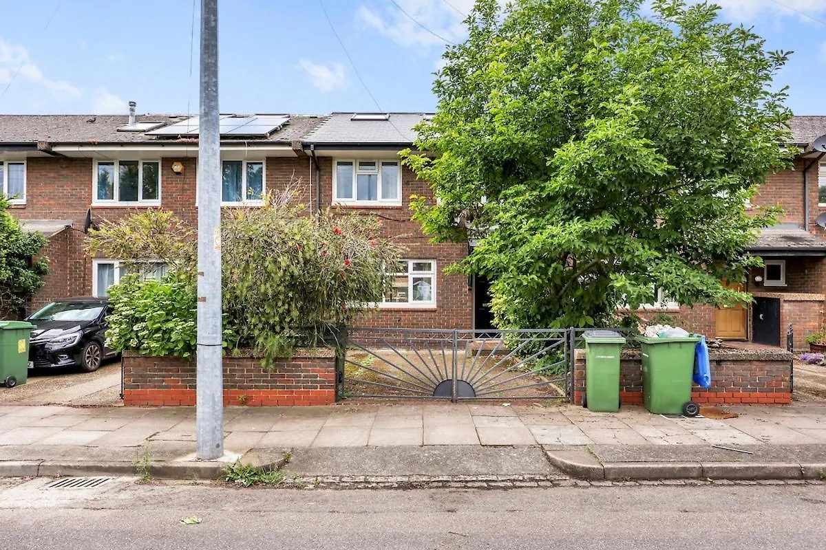 Large 4-Bedroom House In Greenwich With Parking London