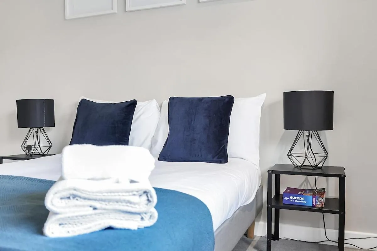 Large 4-Bedroom House In Greenwich With Parking London 0*,