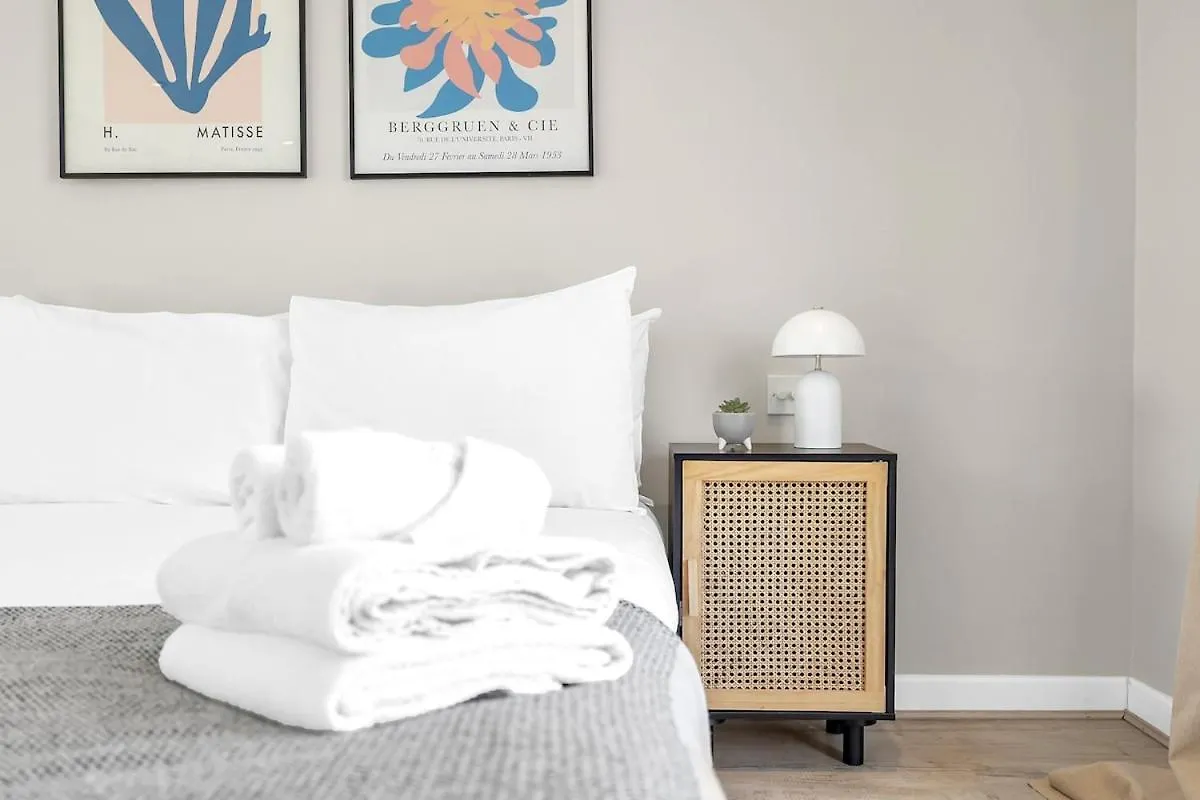 Large 4-Bedroom House In Greenwich With Parking London 0*,  United Kingdom