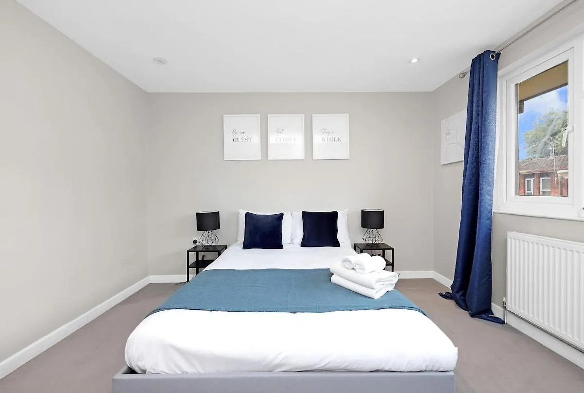 Large 4-Bedroom House In Greenwich With Parking Londra Birleşik Krallık